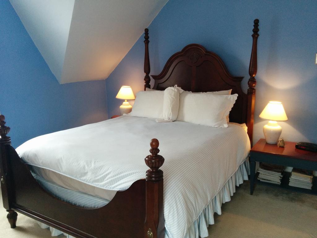 Fairmont House Bed & Breakfast Mahone Bay Cameră foto